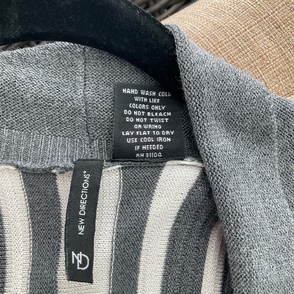 New Directions Cardigan - Picture 4 of 4